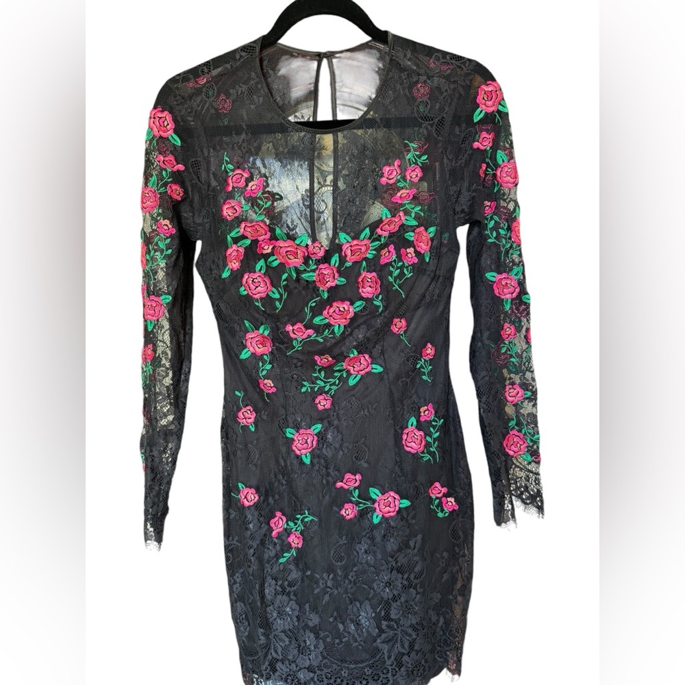 Bebe Pencil Lace Dress Embroidered Size 4 Black Flowers Nightout Party